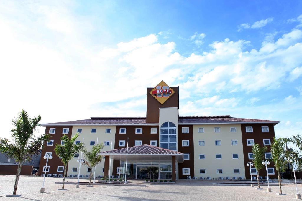 Hotel 10 多拉杜斯 外观 照片