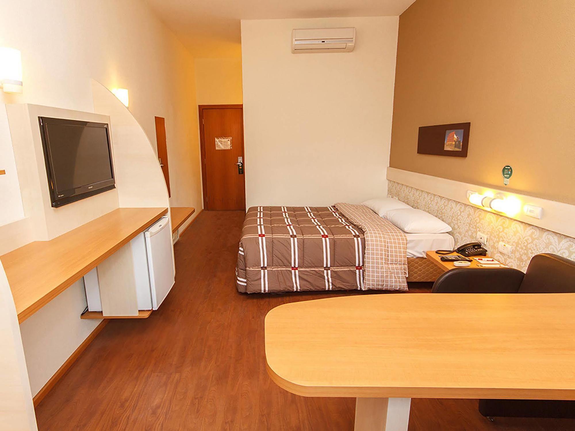 Hotel 10 多拉杜斯 外观 照片