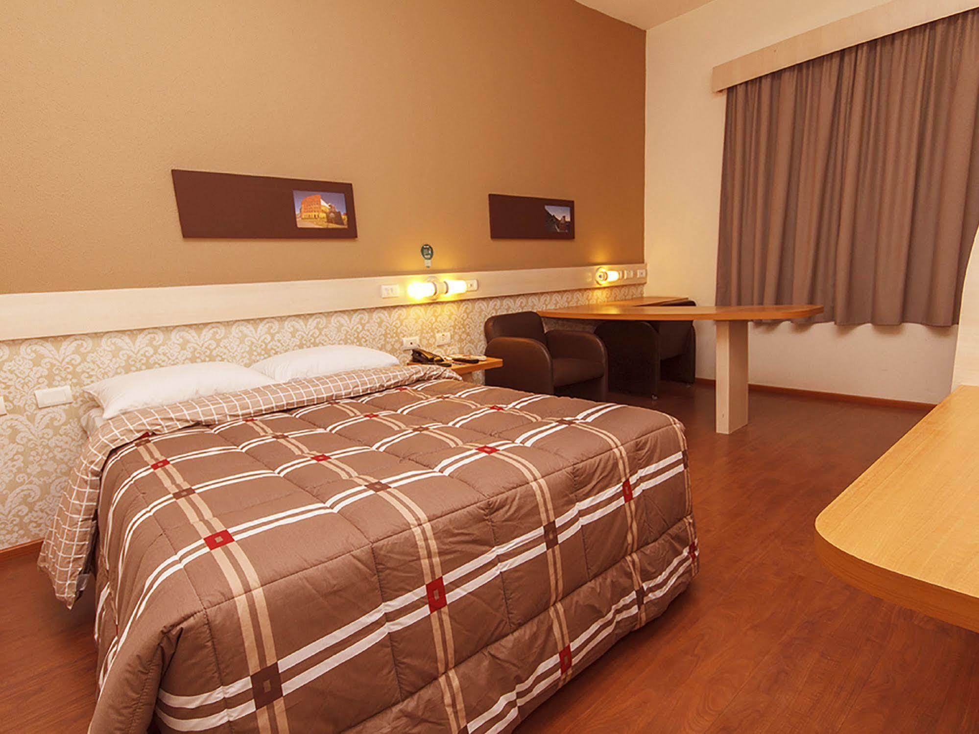 Hotel 10 多拉杜斯 外观 照片